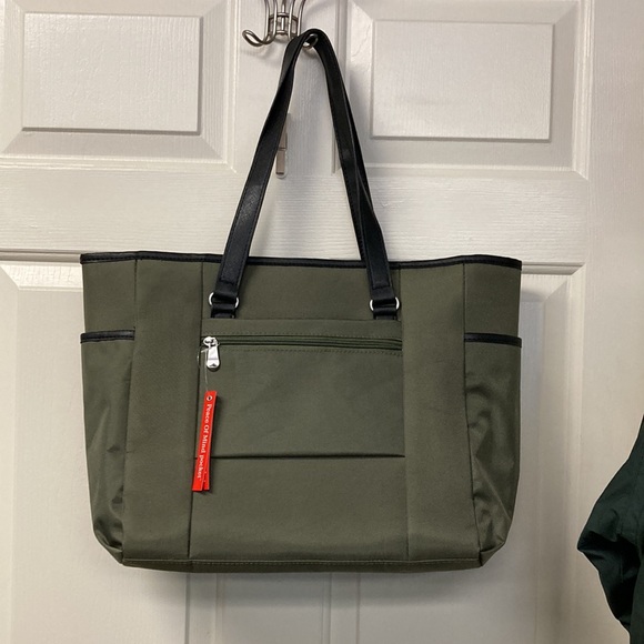 Samantha Brown Travel Tote Camo Trim NWOT Lots of Pockets RFID protected pocket - Picture 4 of 12